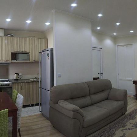 Aura On Erkindik Boulevard 比什凯克 外观 照片