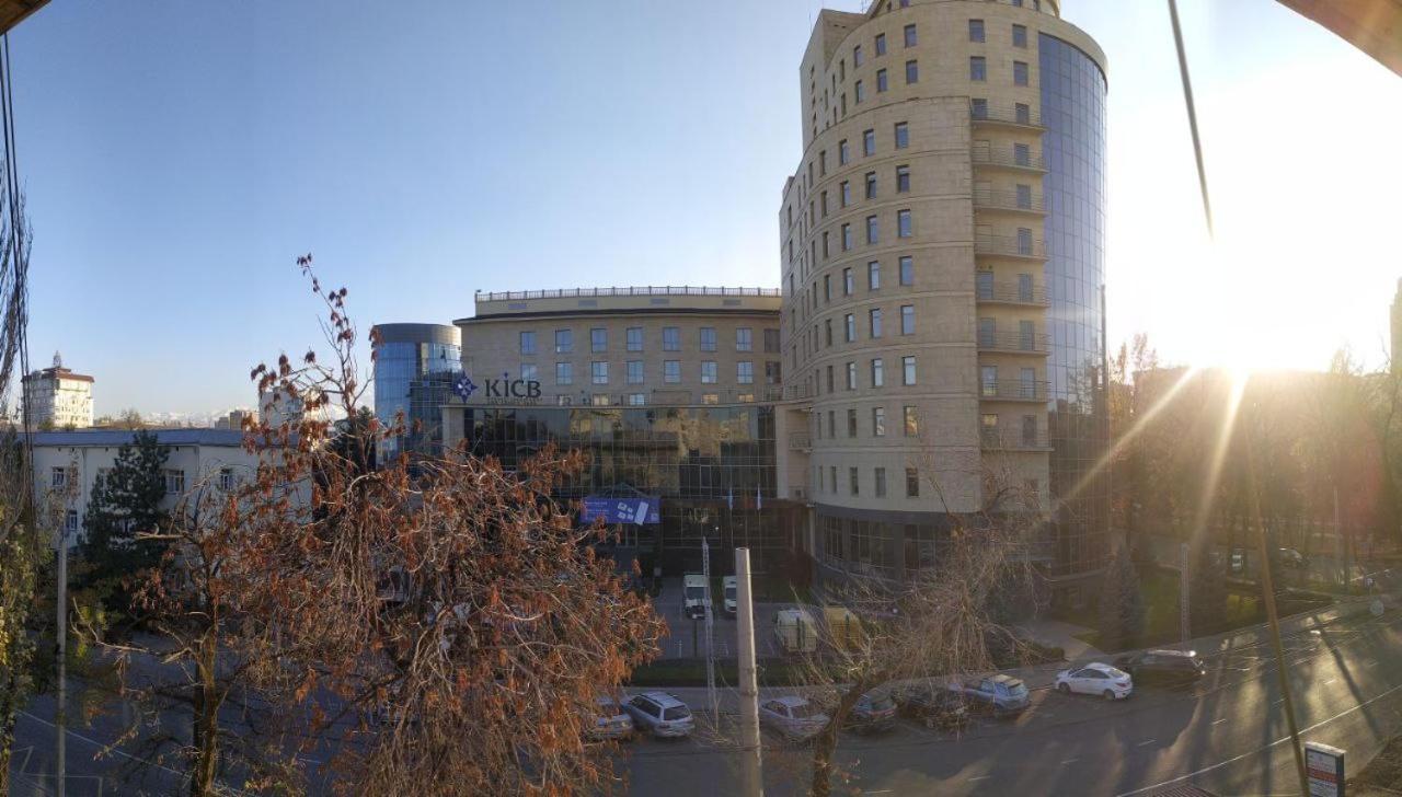 Aura On Erkindik Boulevard 比什凯克 外观 照片